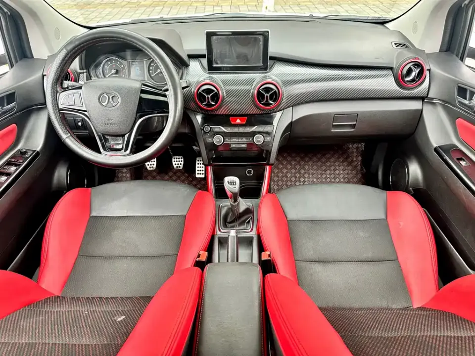 BAIC Senova X25