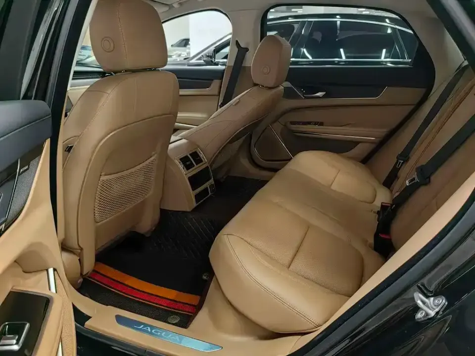 Jaguar XFL