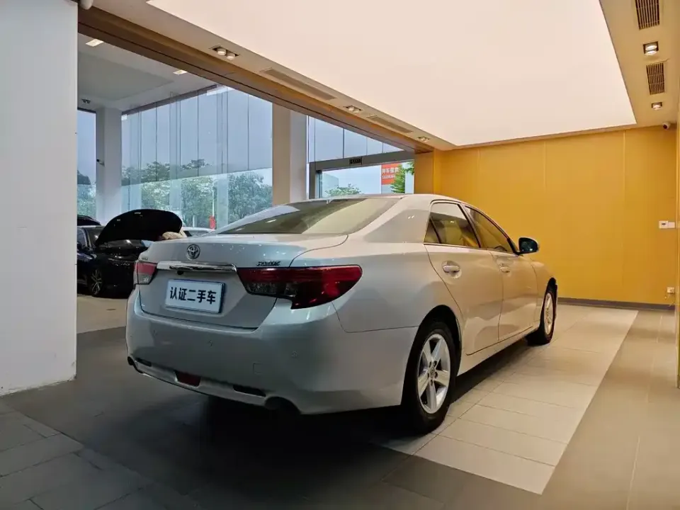 Toyota Reiz