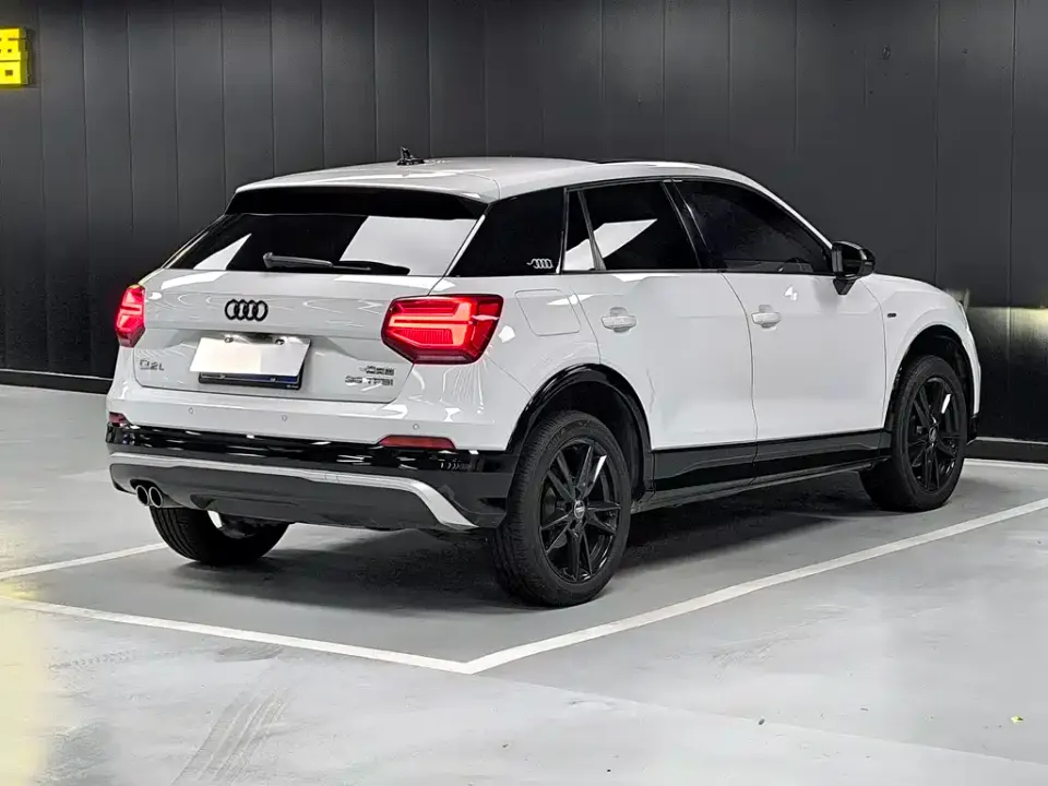 Audi Q2L