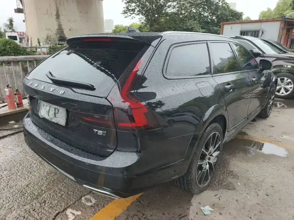 Volvo V90