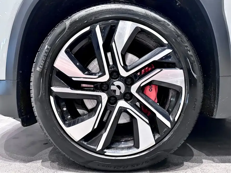 Nio EC6