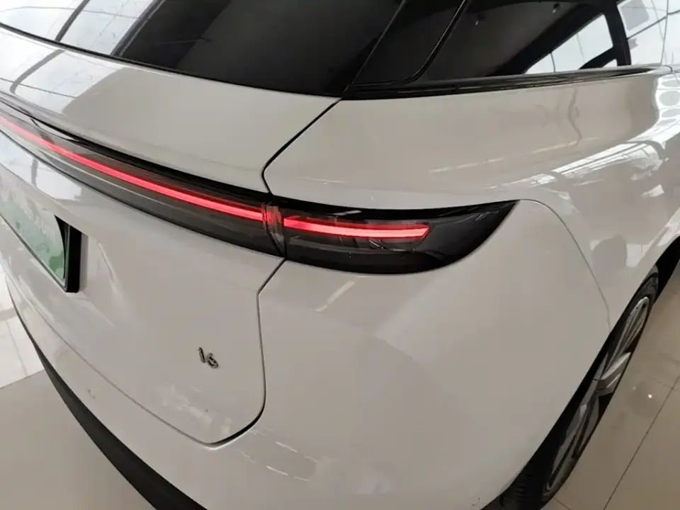 Li Li i6