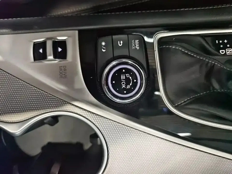 Infiniti Q50L