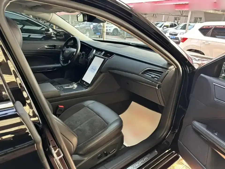 Ford Taurus
