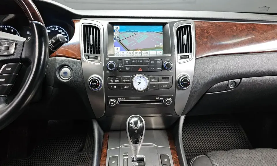 Hyundai Equus