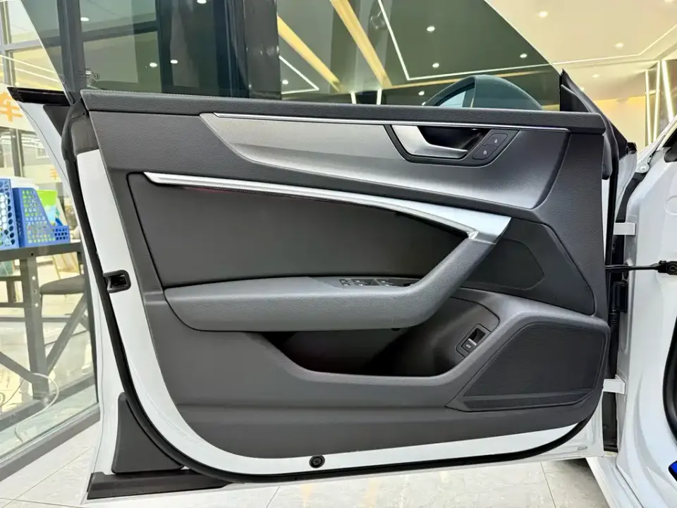 Audi A7L
