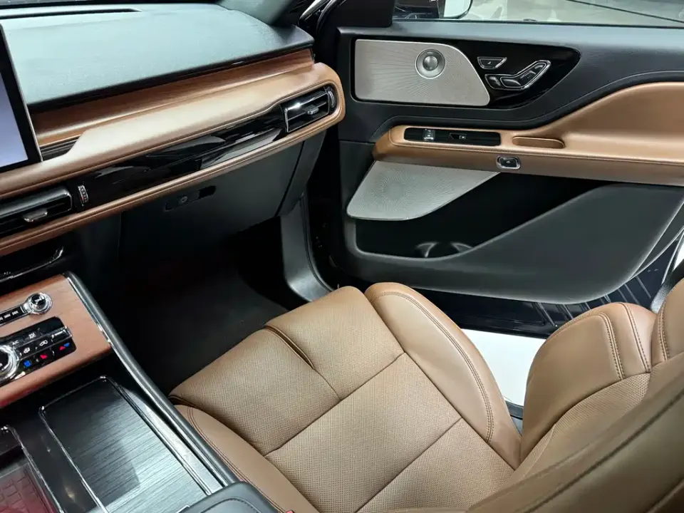Lincoln Aviator