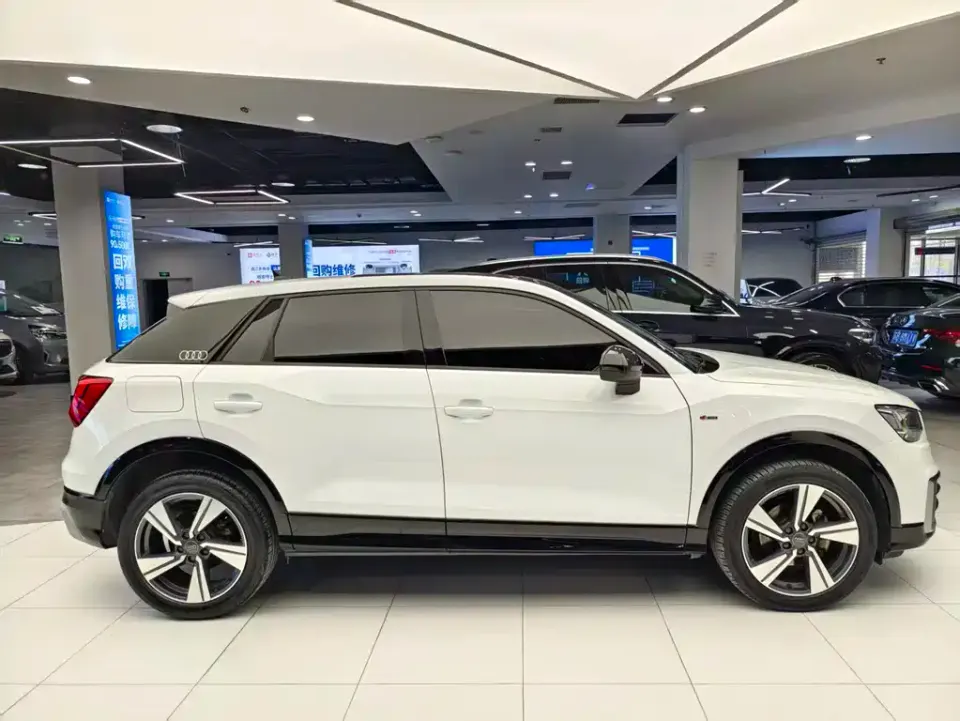 Audi Q2L