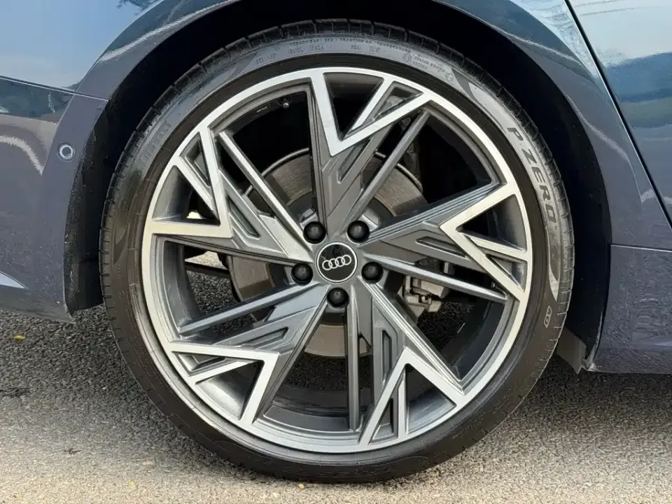 Audi A7L