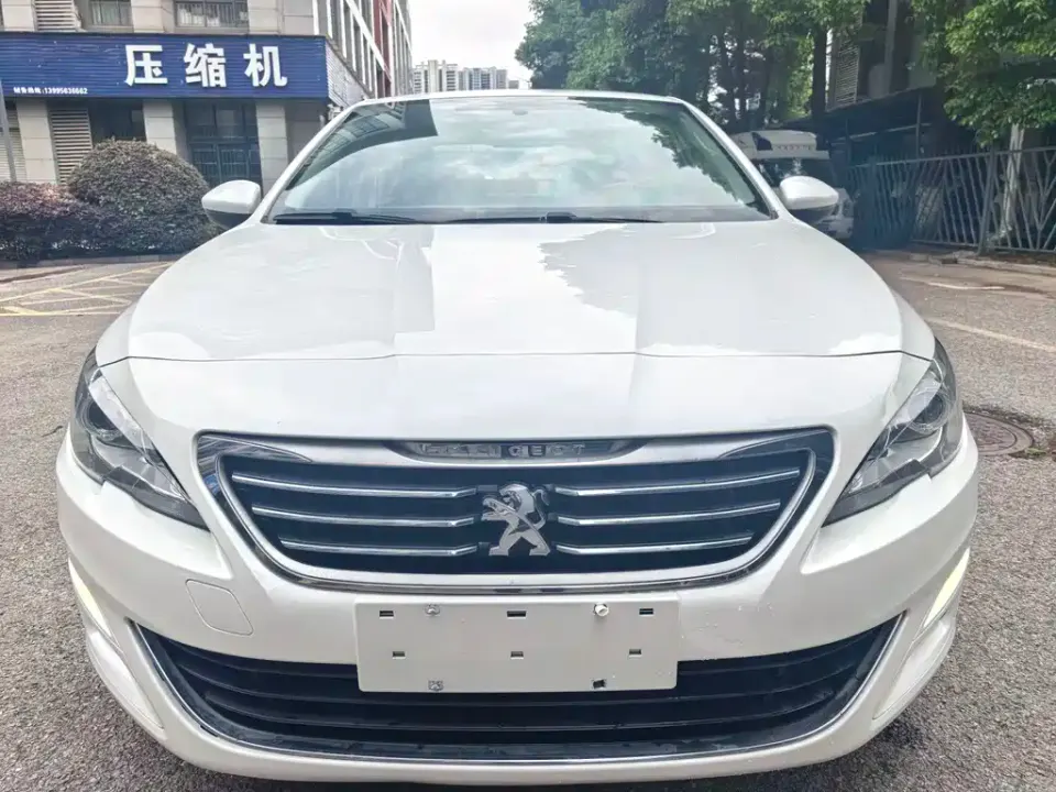 Peugeot 408