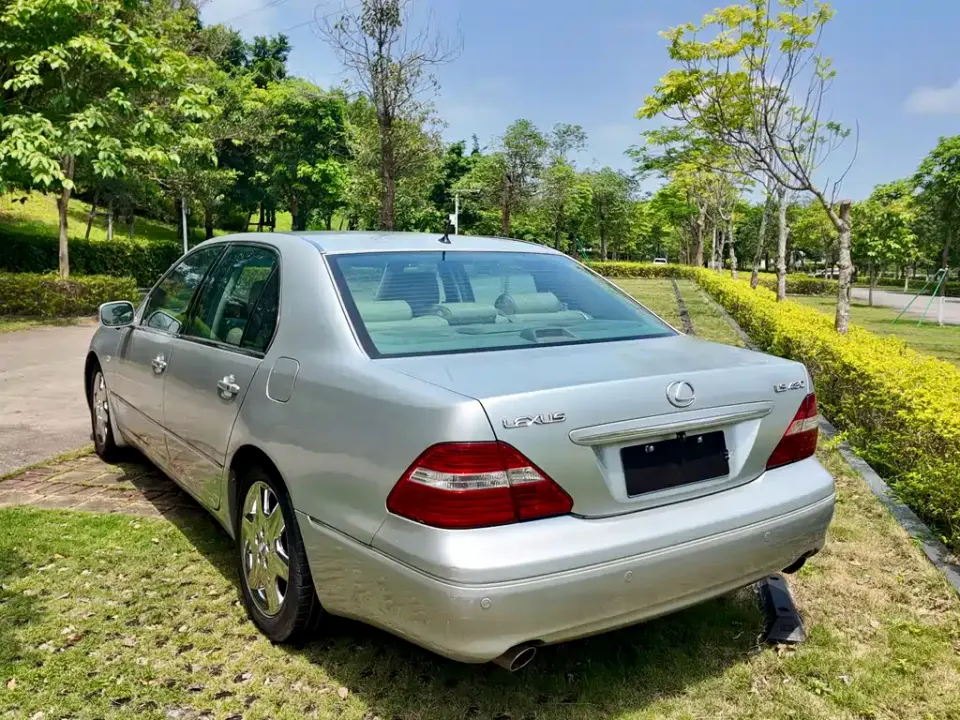 Lexus LS