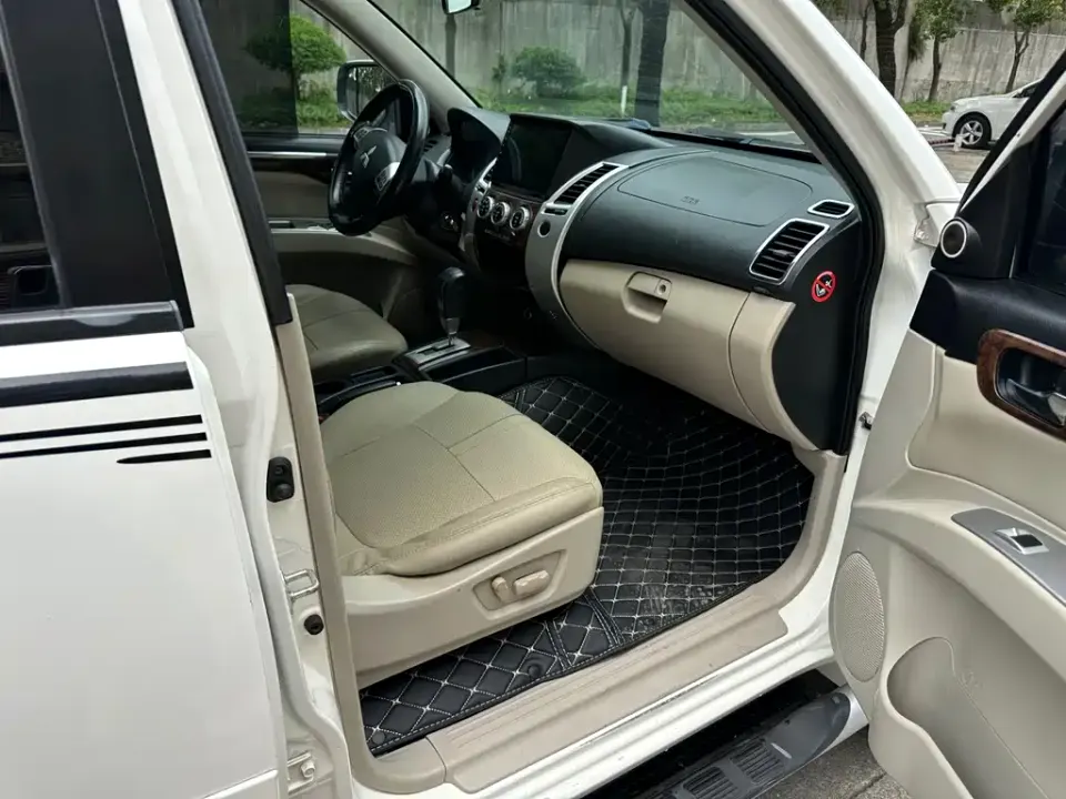 Mitsubishi Pajero Sport