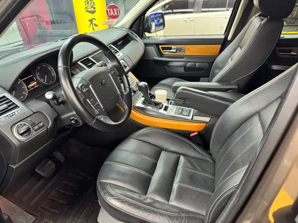 Land Rover Sport
