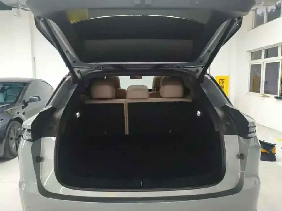Li Li i6