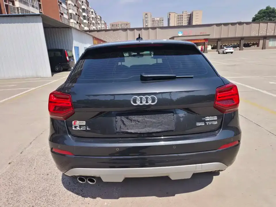 Audi Q2L