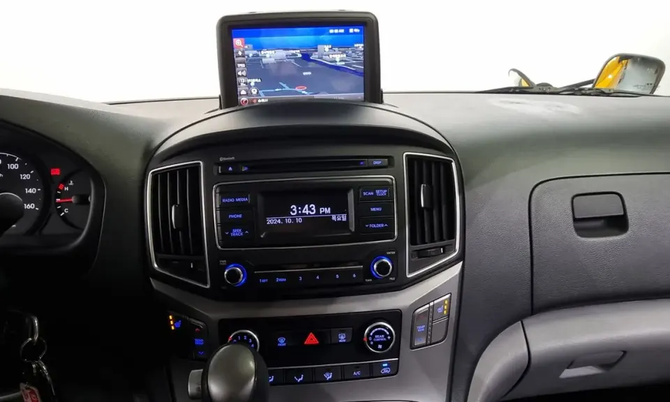 Hyundai Starex