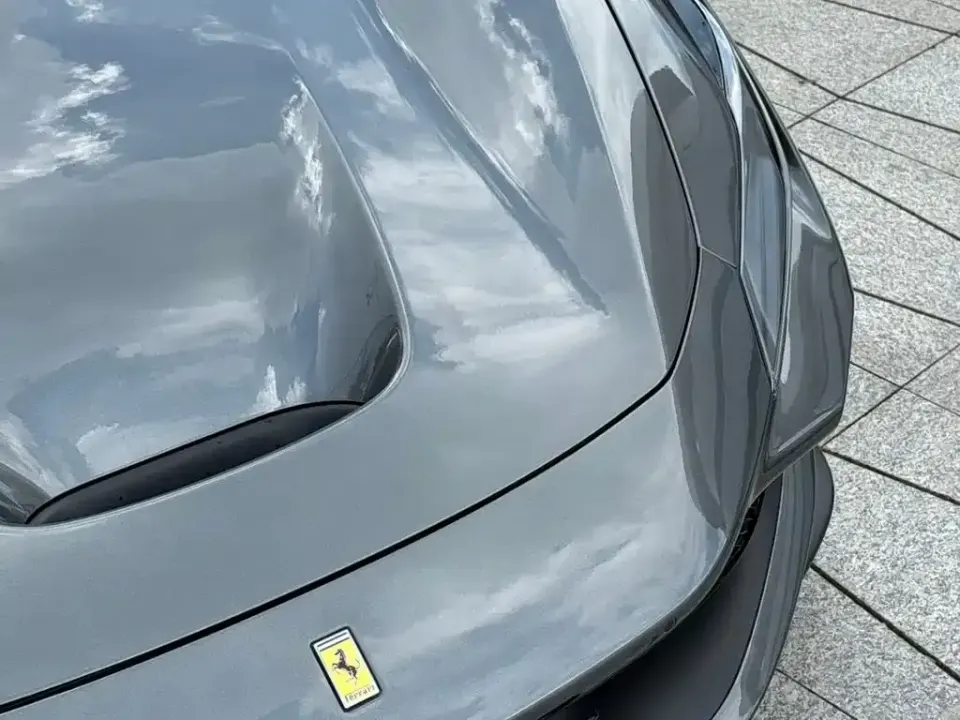 Ferrari F8