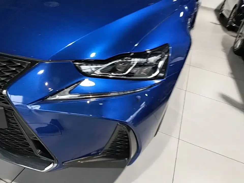 Lexus IS