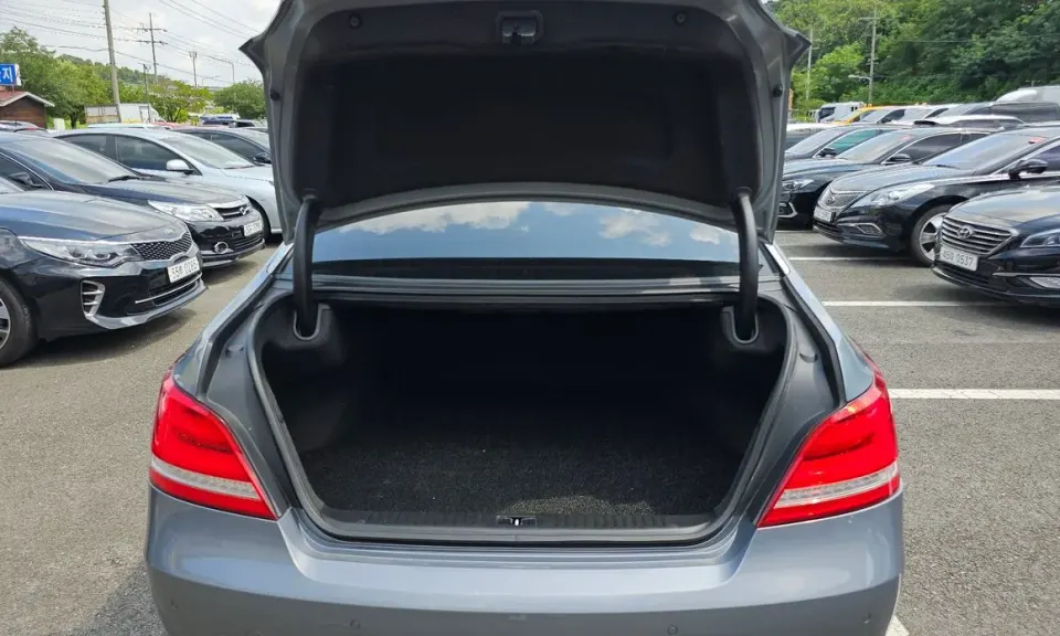 Hyundai Equus