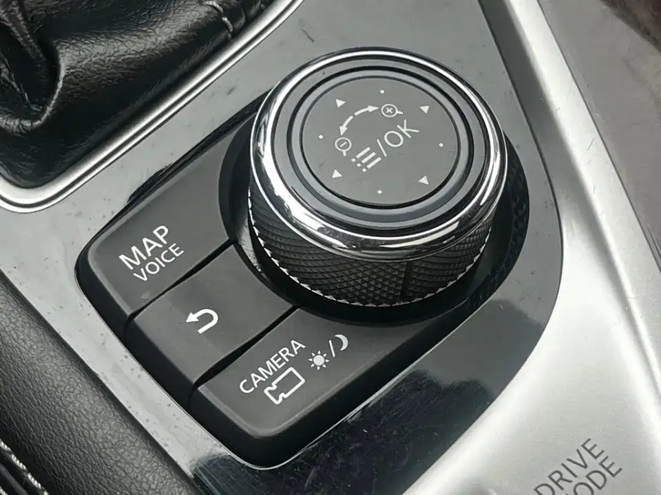 Infiniti Q50L