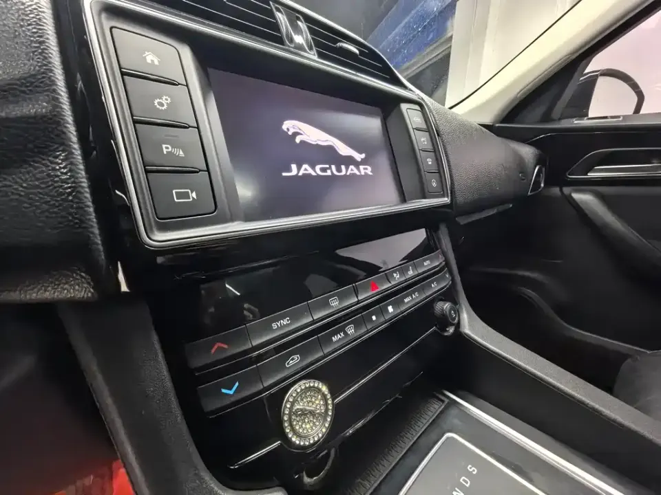 Jaguar F-Pace