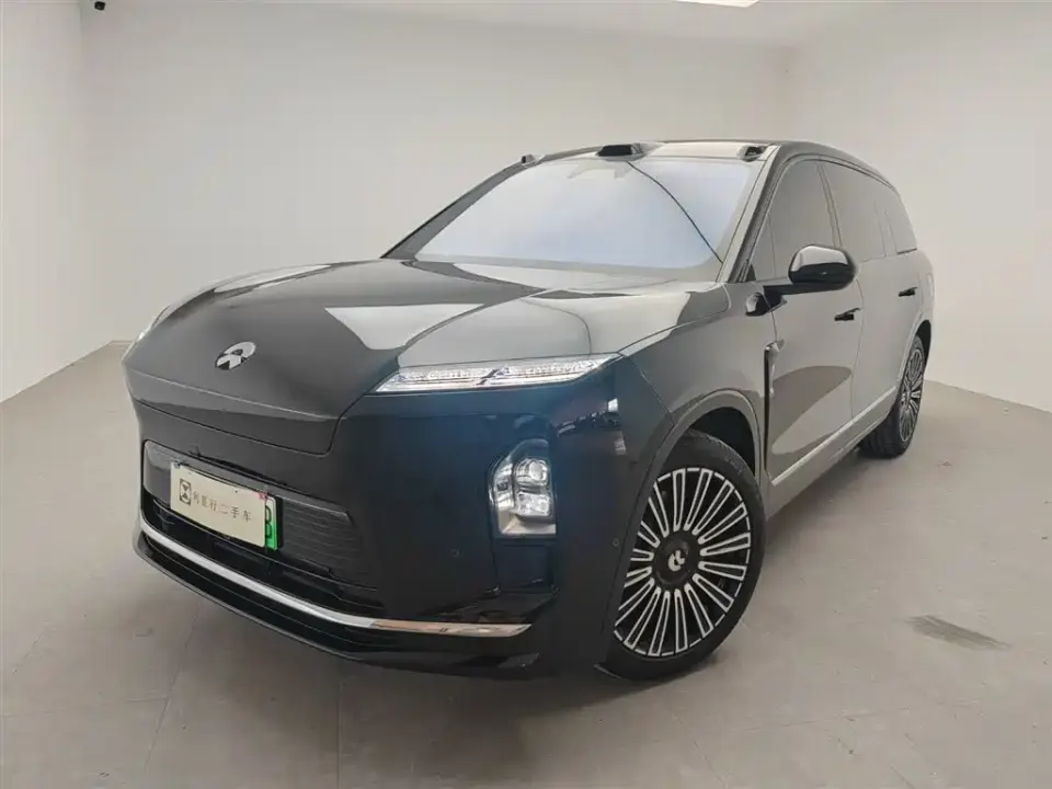 Nio ES8