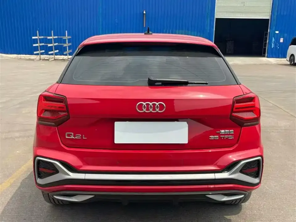 Audi Q2L