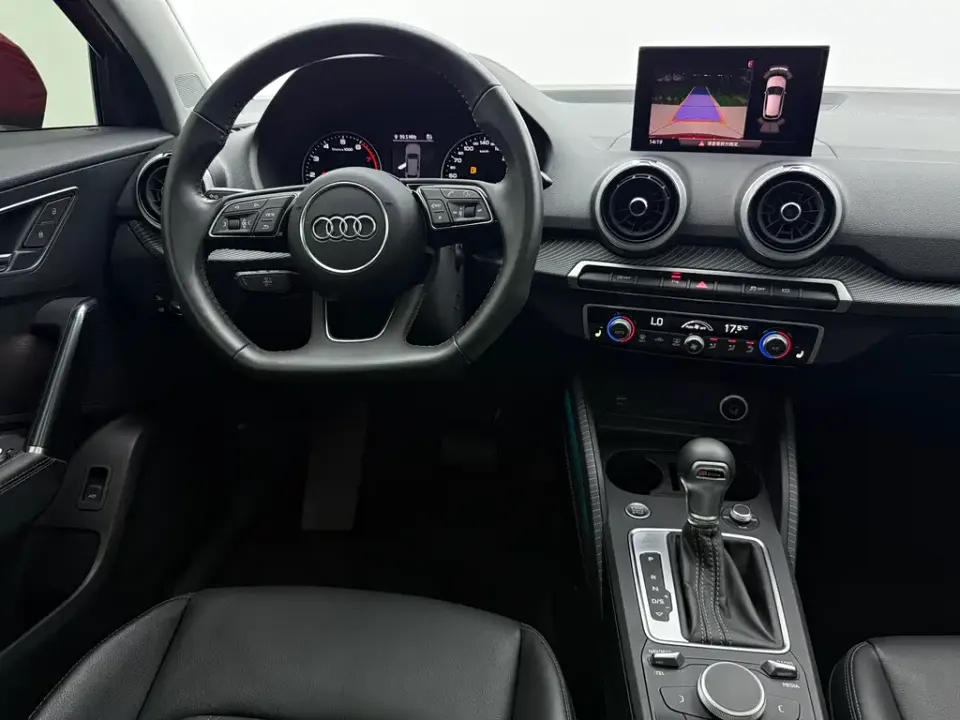 Audi Q2L