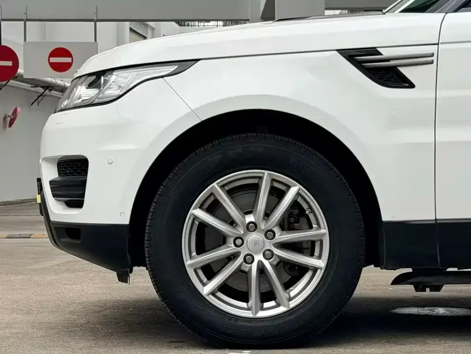 Land Rover Sport