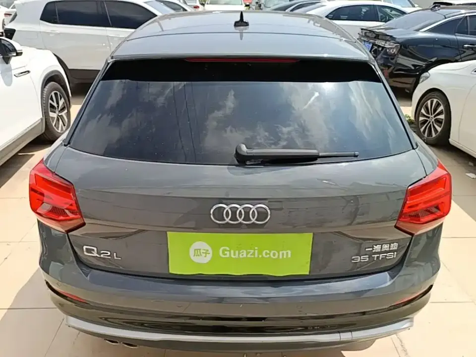 Audi Q2L