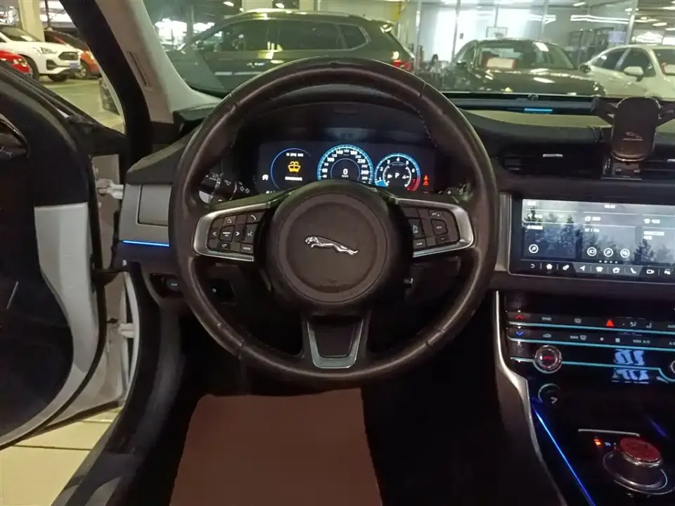 Jaguar XFL