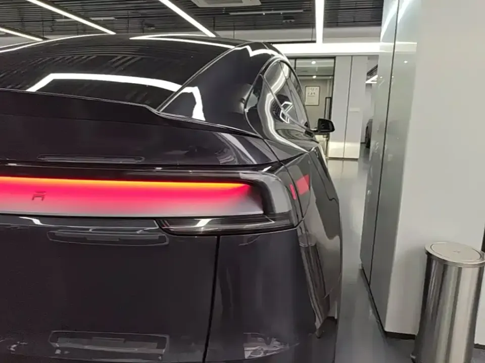 Tesla Model Y L
