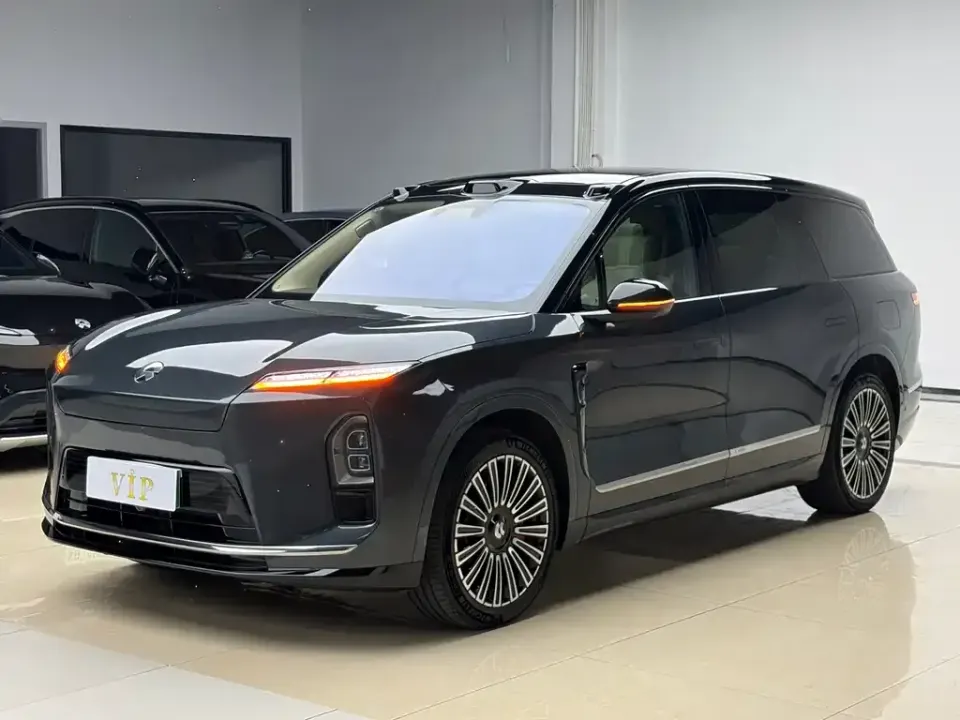 Nio ES8