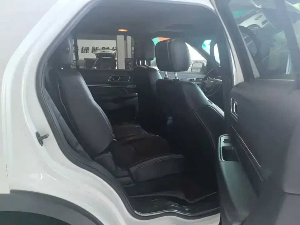 Ford Explorer (Import)