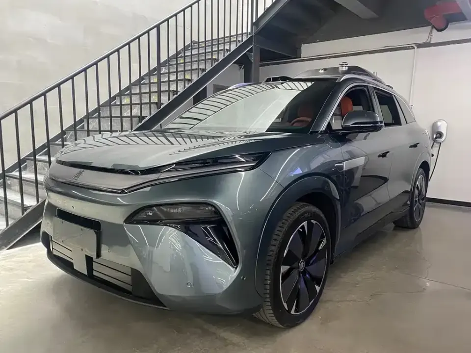 BYD Tang L