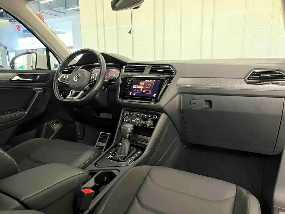 Volkswagen Tiguan L