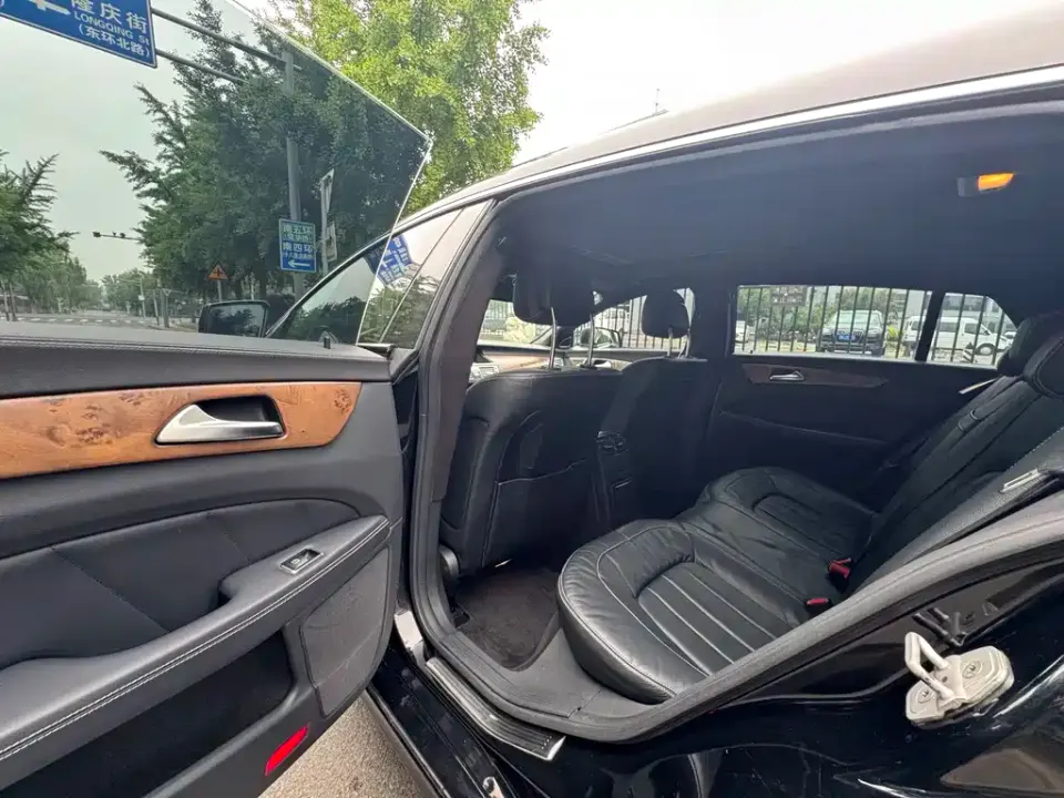 Mercedes-Benz CLS