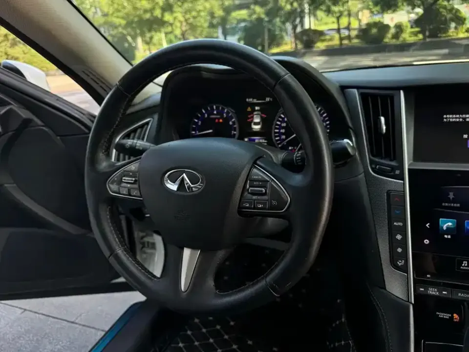 Infiniti Q50L