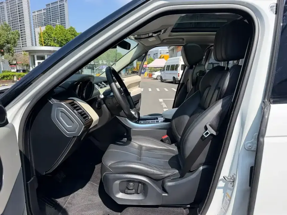 Land Rover Sport