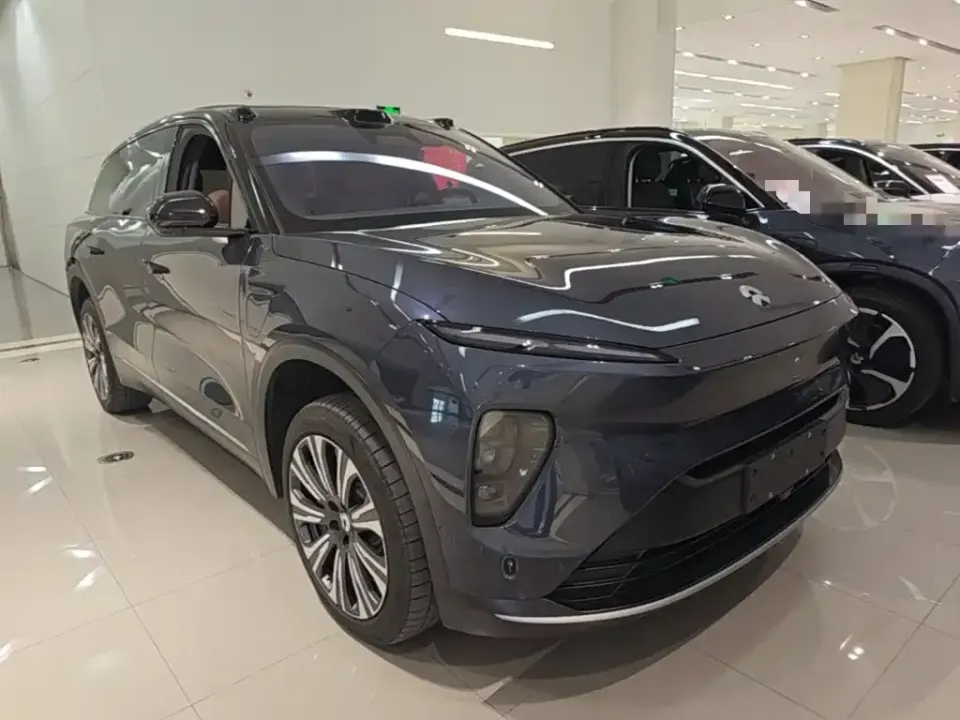 Nio ES8