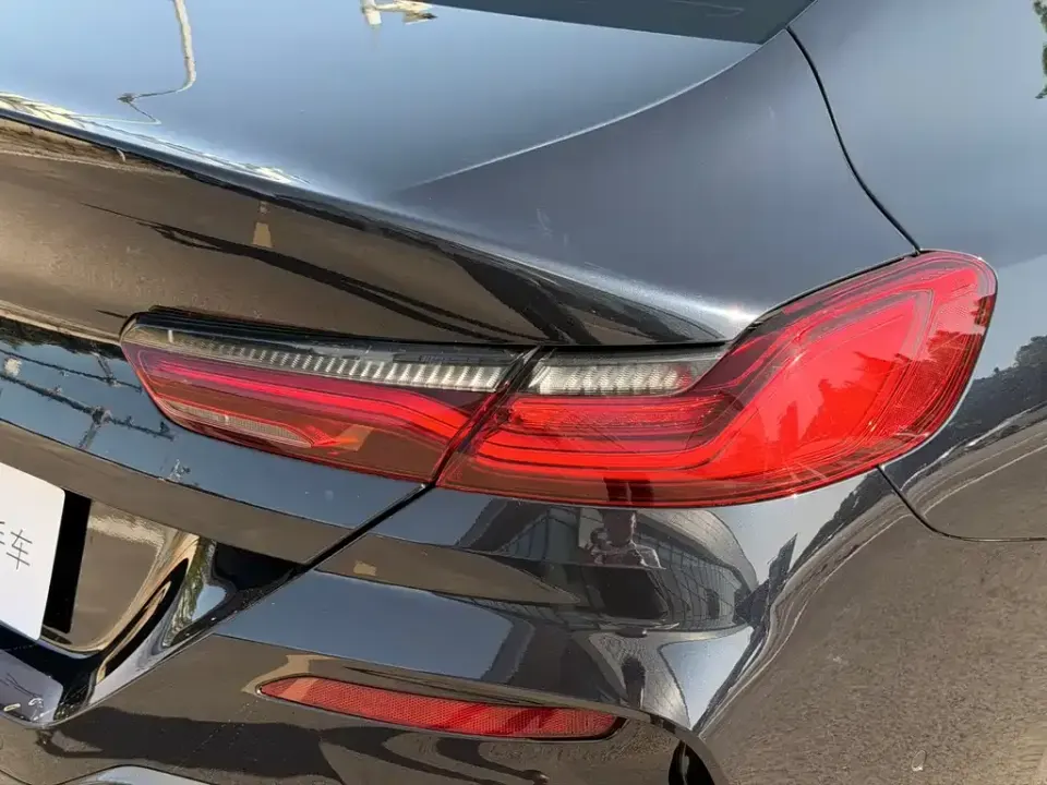 BMW 8 Series