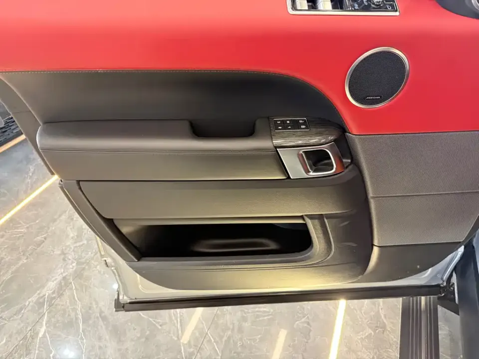 Land Rover Sport