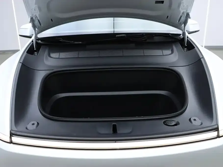 Tesla Model Y L