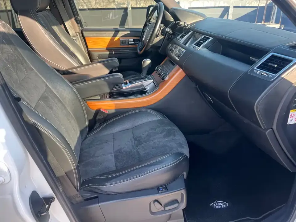 Land Rover Sport