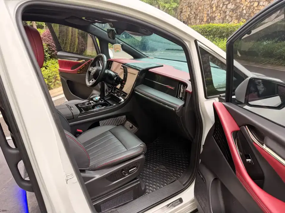 GAC Trumpchi M8