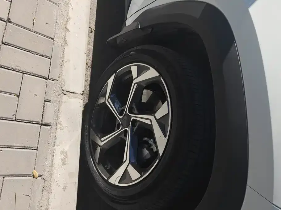 Geely Boyue L