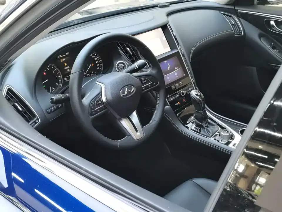 Infiniti Q50L