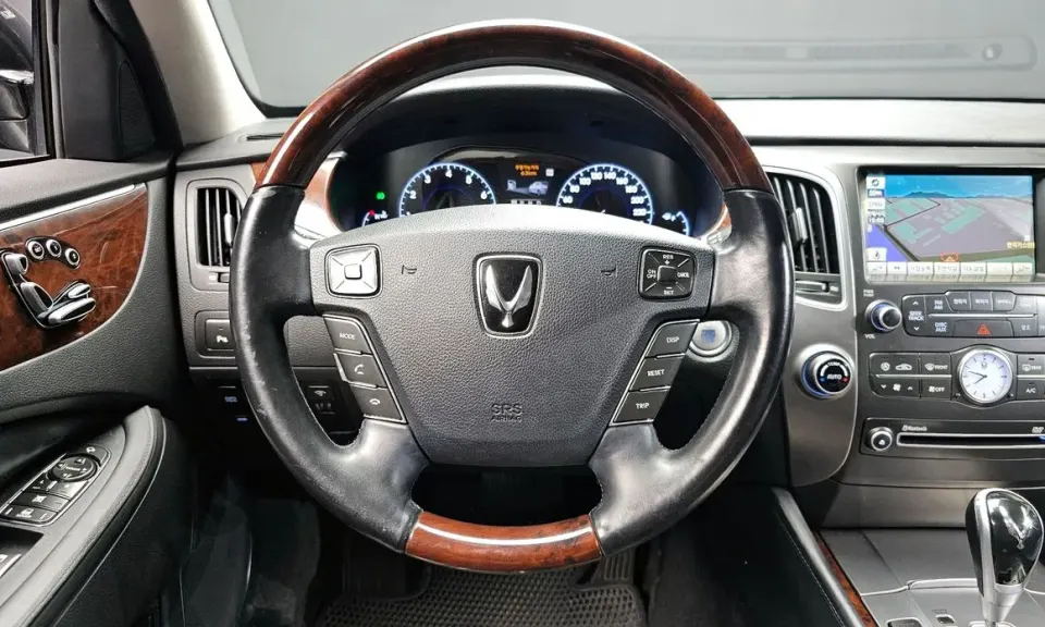Hyundai Equus