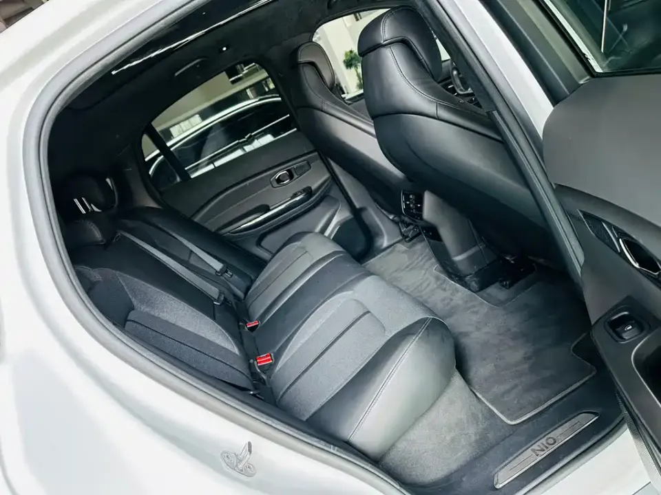 Nio EC6
